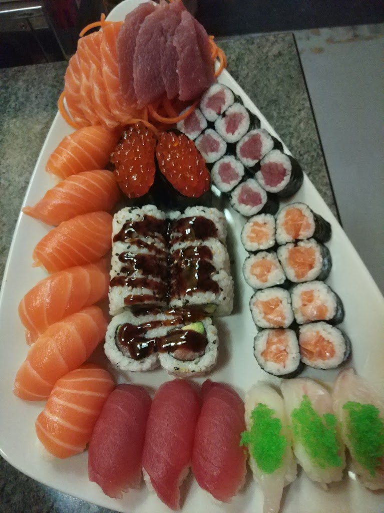 UNI SUSHI BAR — Comida y bebida