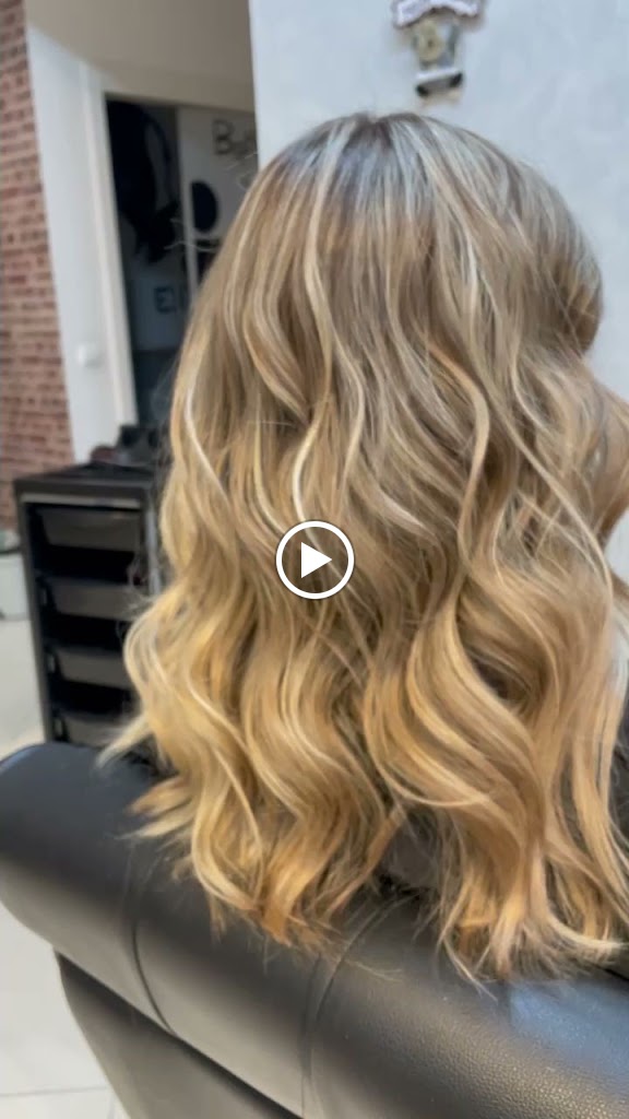 SALON DE PELUQUERIA SPAZIO — Videos