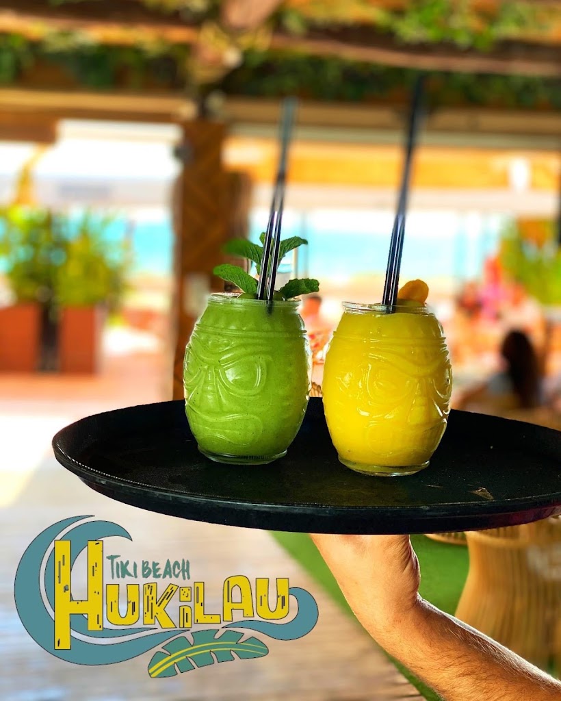 Bar Hukilau Tiki Beach — Comida y bebida