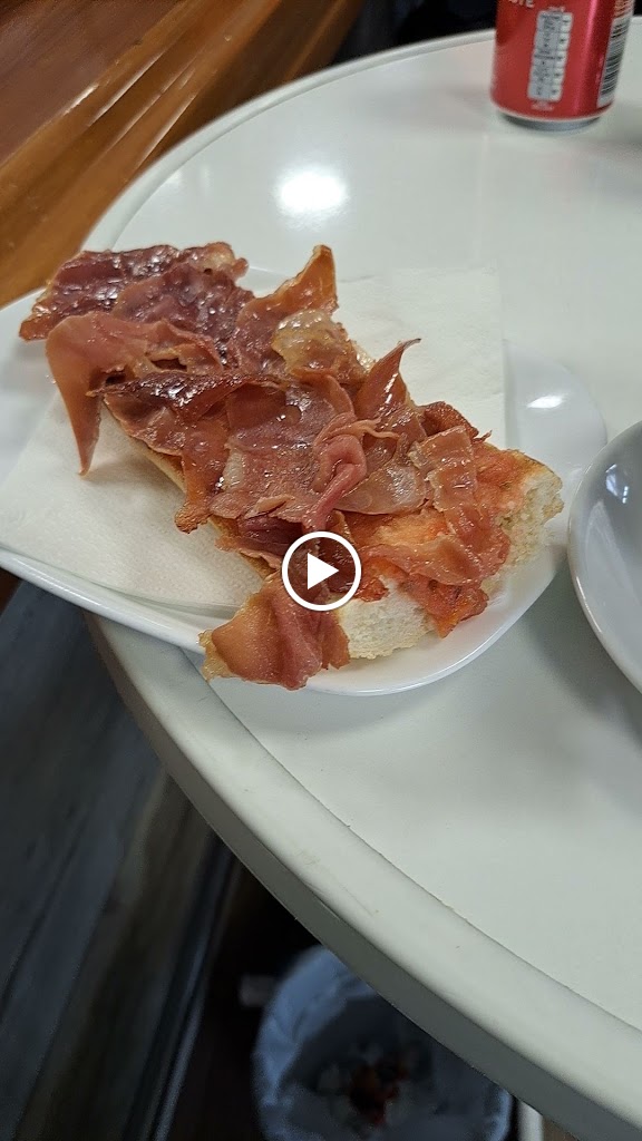 Bar El Surtidor — Videos