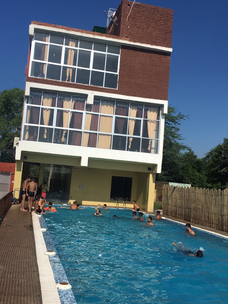 The Moonshine Hotel Swimming Pool