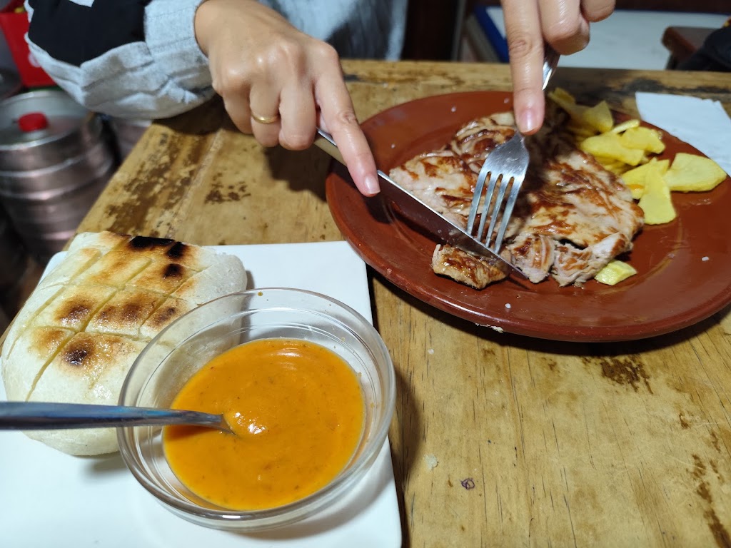 BAR PEPIN. — Comida y bebida