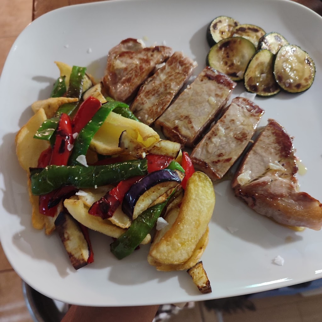 CAFE BAR NEVADA — Comida y bebida