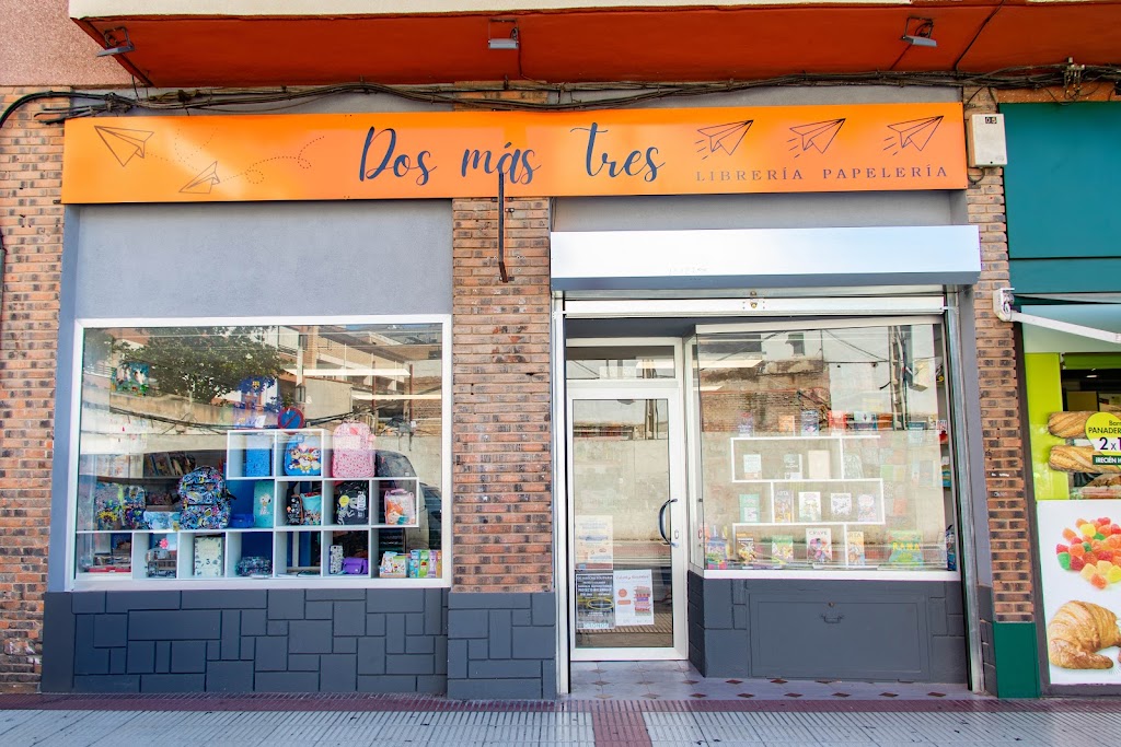 Libreria dos mas tres