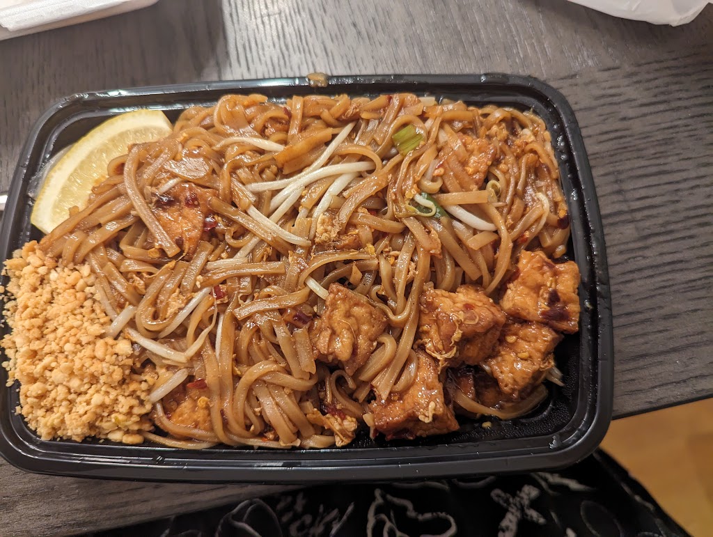 PADTHAI & SUSHI