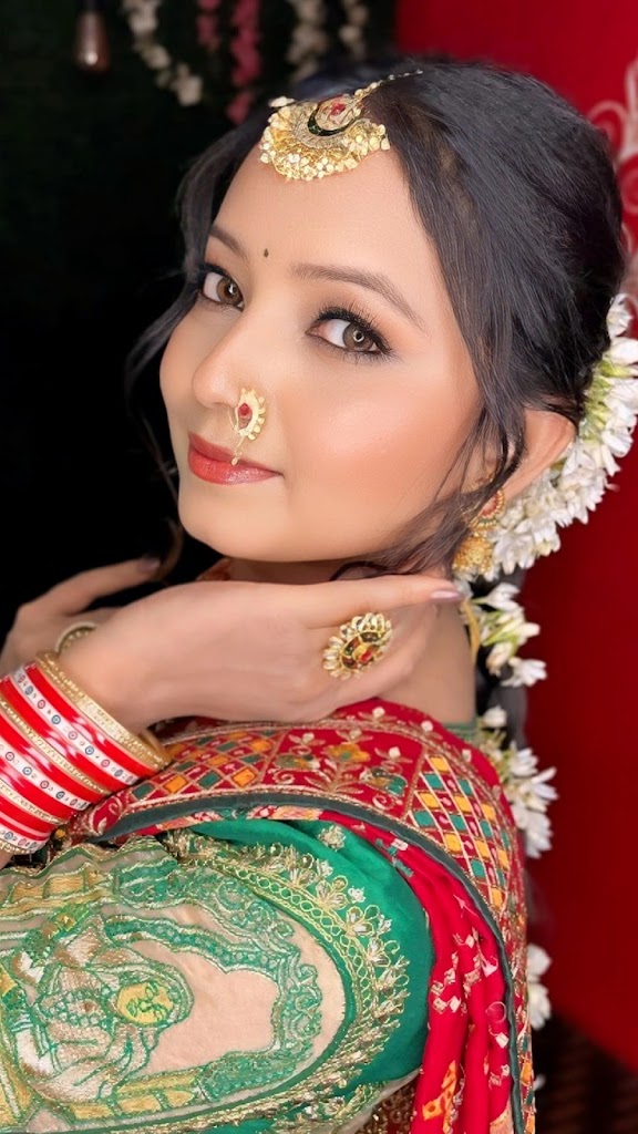 Bhagyashri Thakar Beauty Clinic Makeup Academy