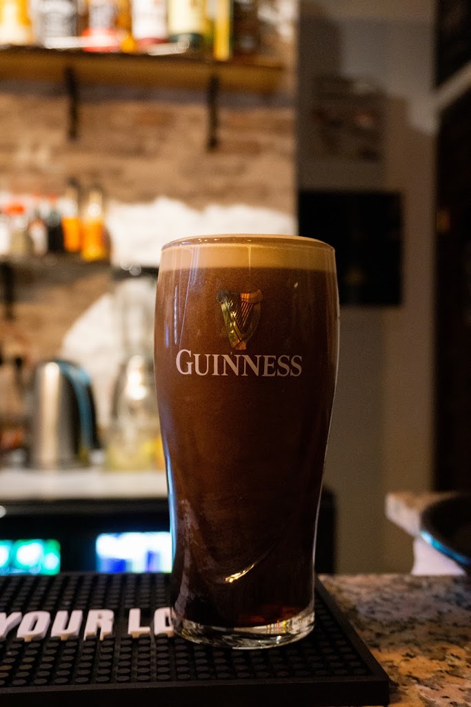 Dubliner Irish bar — Comida y bebida