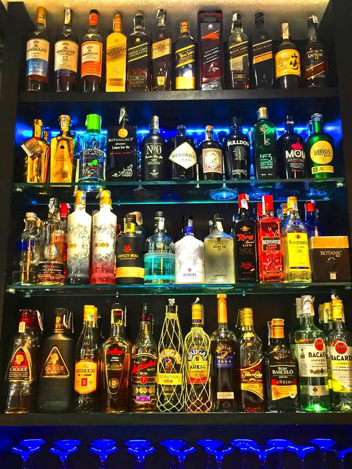 80/20 COCKTAIL LOUNGE — Ambiente