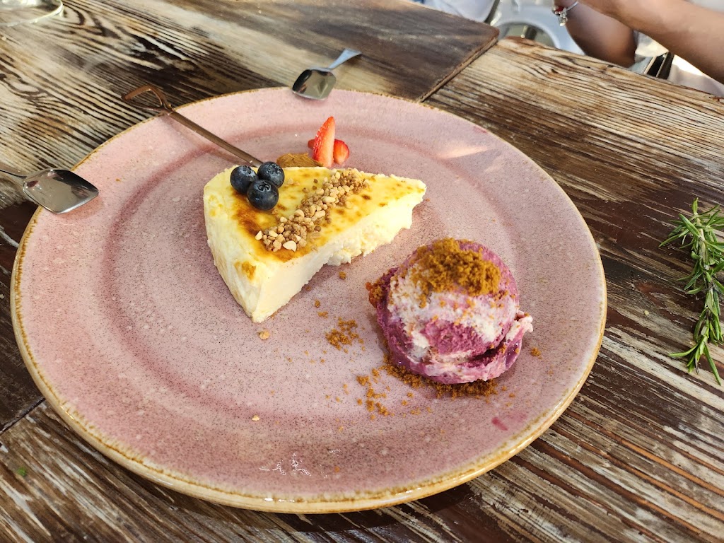 DE CUADROS RESTAURANT — Comida y bebida