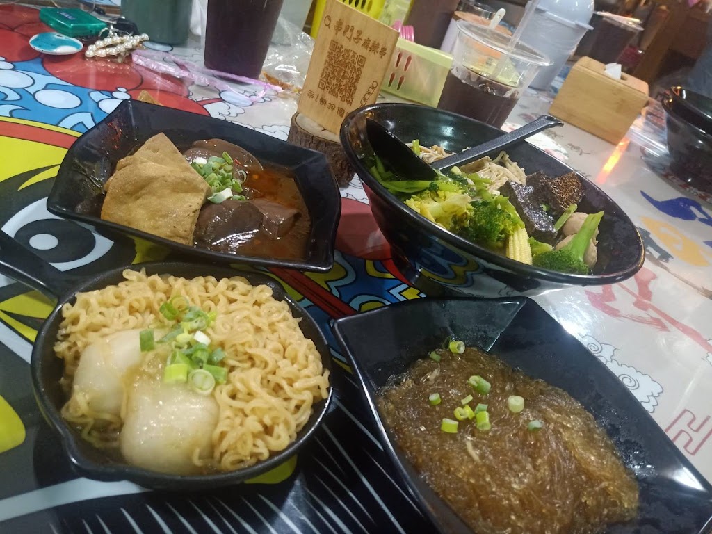 串門子麻辣串 ｜麻辣燙｜豐原美食｜酸辣粉｜滷味 的照片