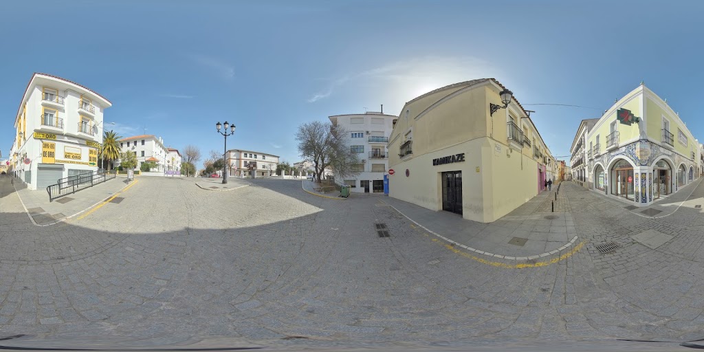 Farmacia Buzo 24 horas Ldo. Rafael Aquilino Fernandez Martinez — Street View y 360deg