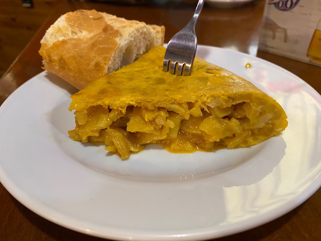 Bar La Escaleruca — Comida y bebida