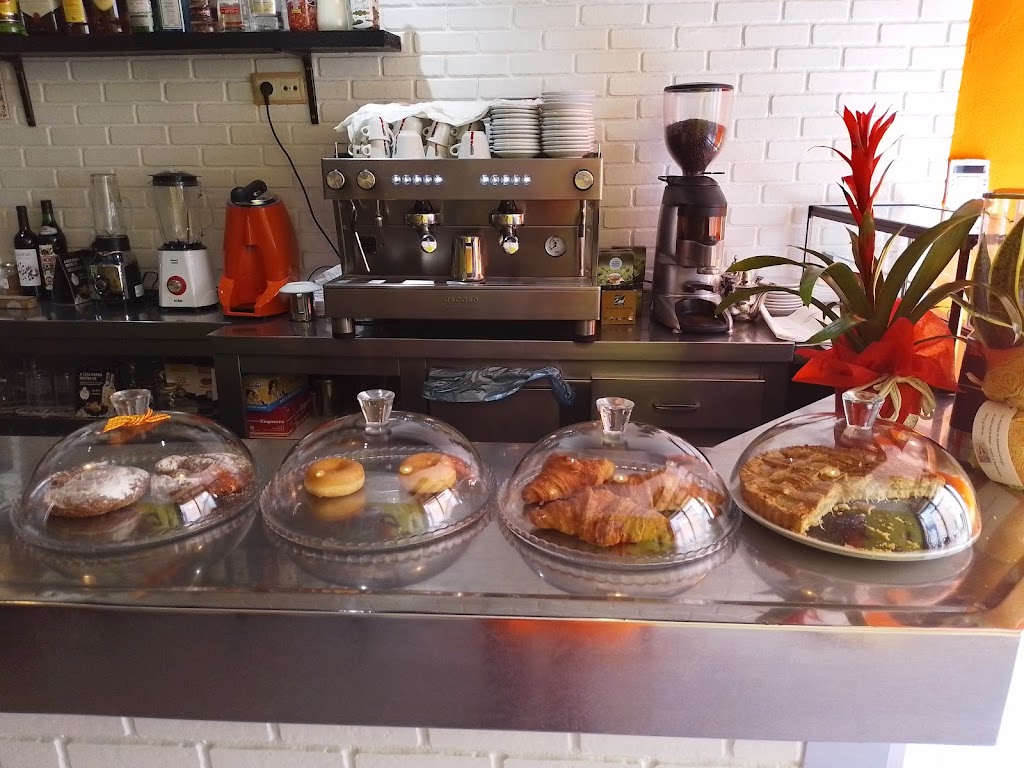 BAR CAFE PAOLA — Comida y bebida