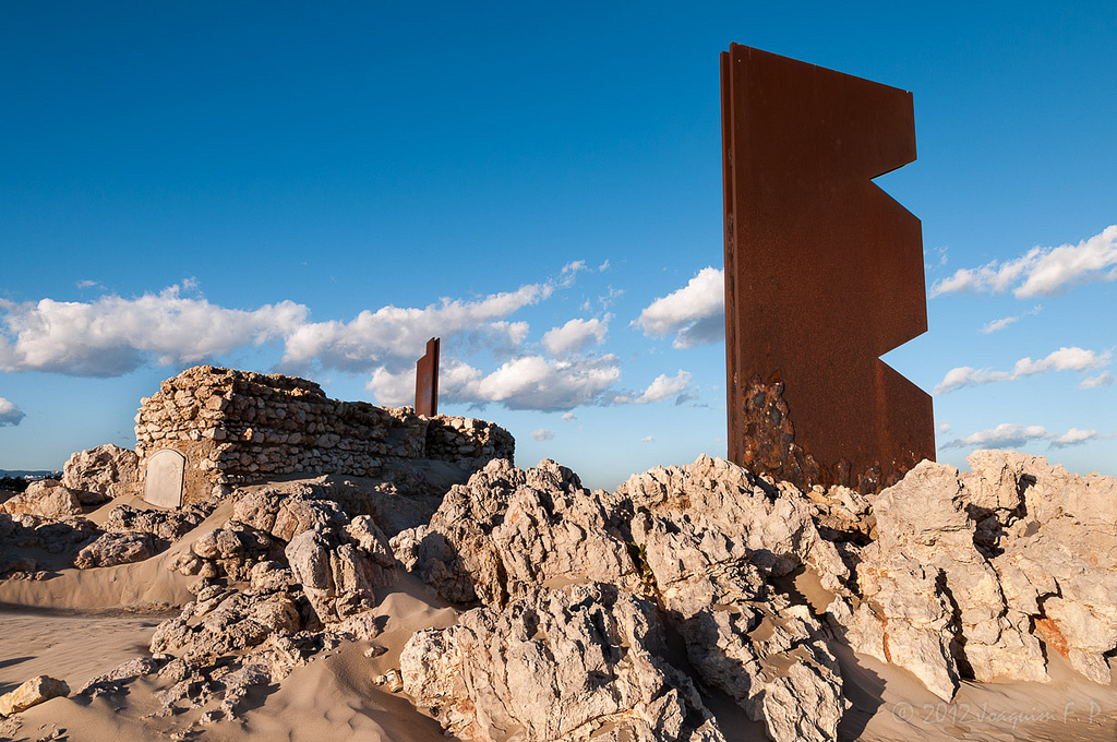 Marca d'aigua - Conjunt escultoric en honor a Carlos Barral y Agesta
