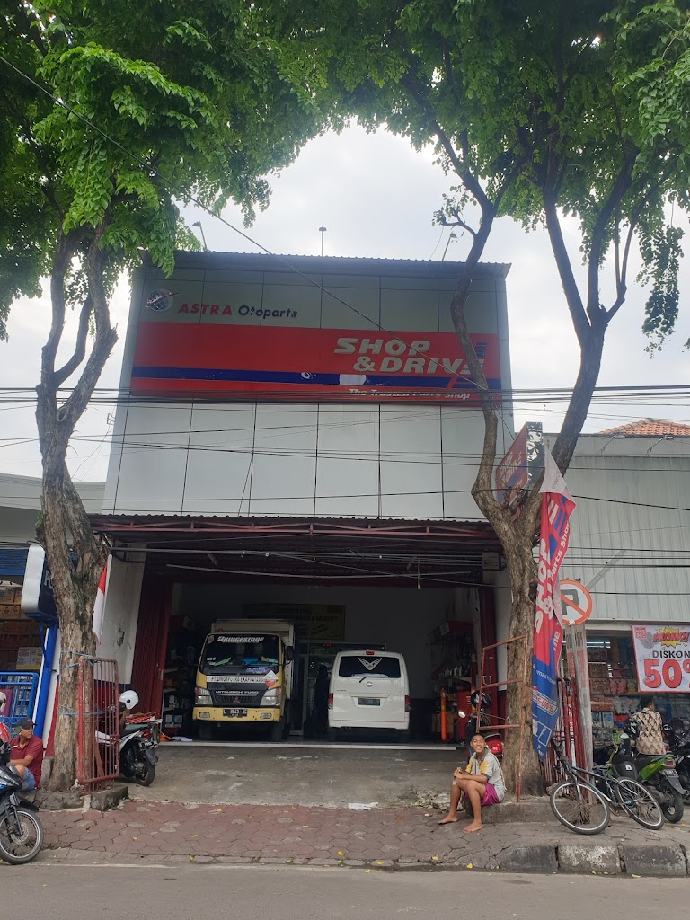 Shop & Drive - Usman Sadar, Gresik
