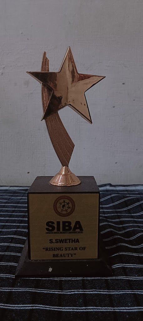 Shruthika Beauty Parlour Makeup Artist