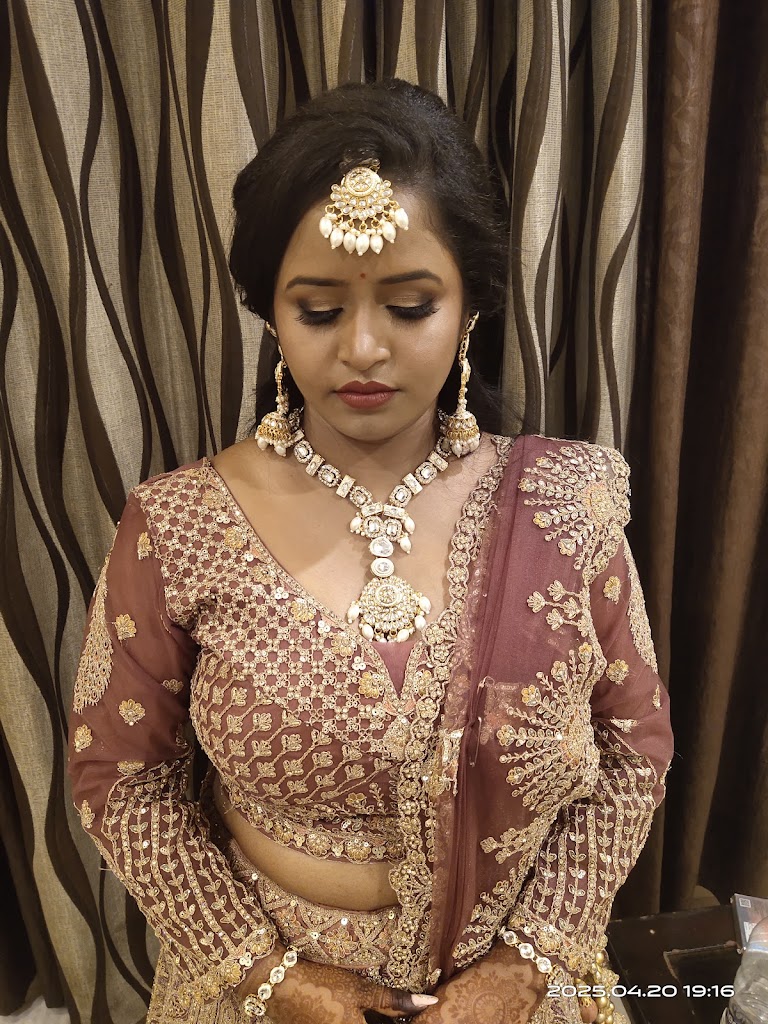 Antidote Women Salon Academy