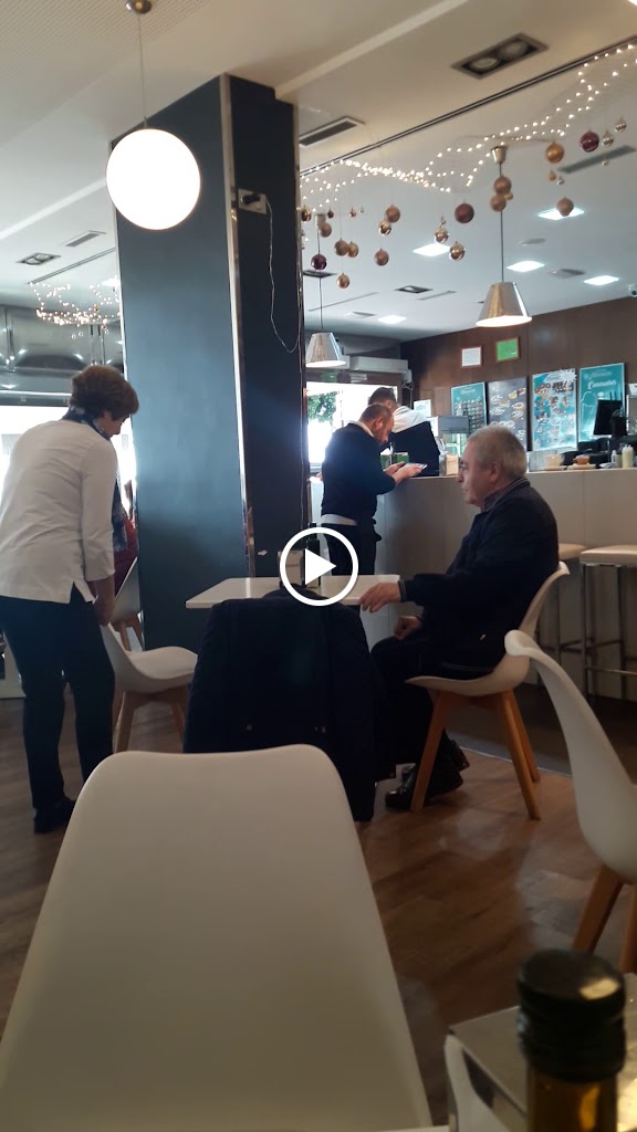 Heladeria Jijonenca Adra - Jijona y Mar S.L. — Ambiente