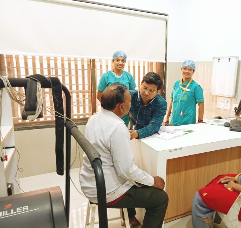 Dr. Dr Chetan Bhandarkar Mbbs Md Medicine Dm Cardiology Best Cardiologist Nagpur Anandi Netralay And Heart Clinic