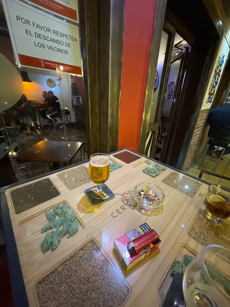 Cheers Pub Benidorm — Comida y bebida
