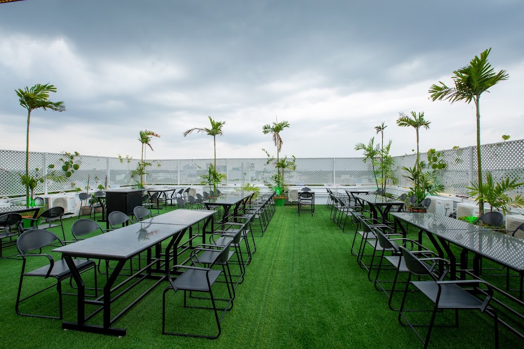 Seasons Hotel