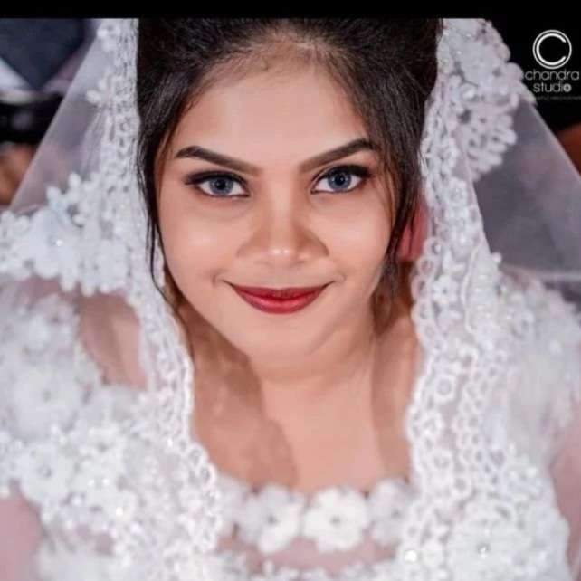 Lush Cosmetique Unisex Makeover Studio