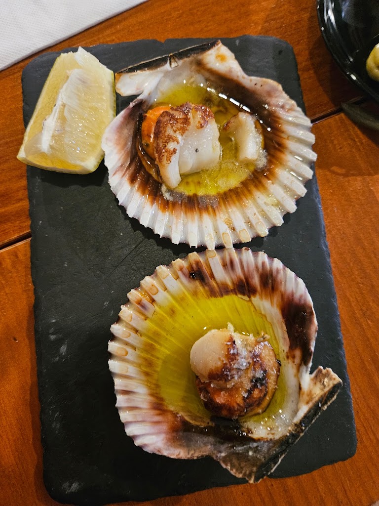Restaurante + Que Tapas — Pectinidae