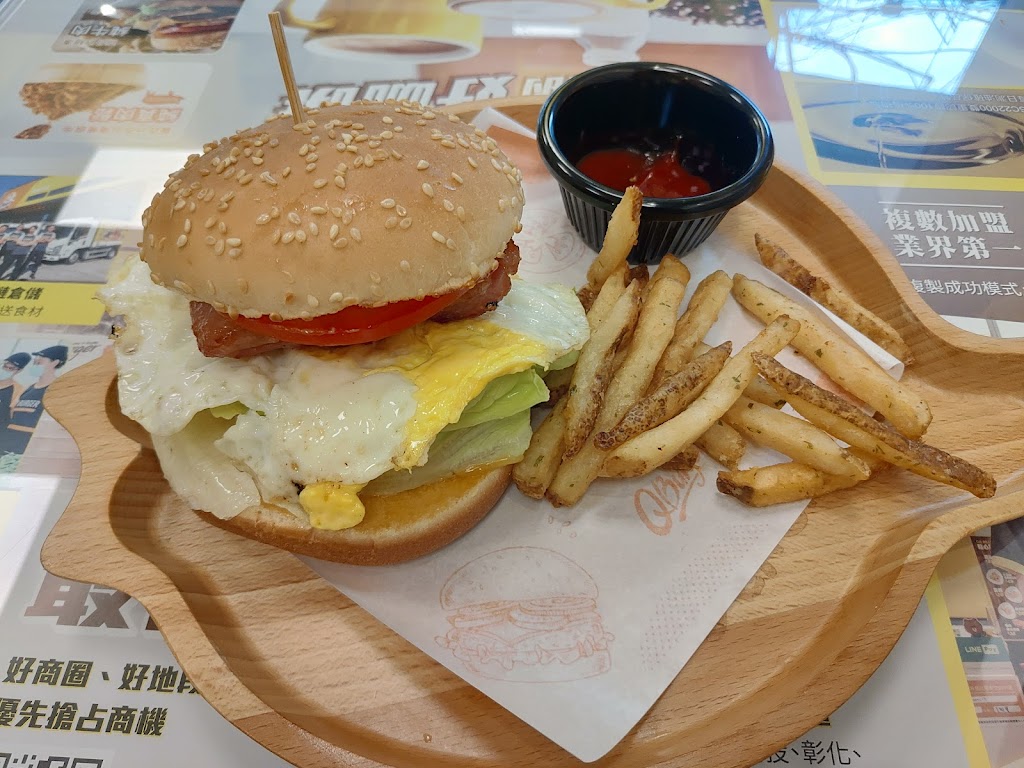 Q Burger 三重中正南店 的照片