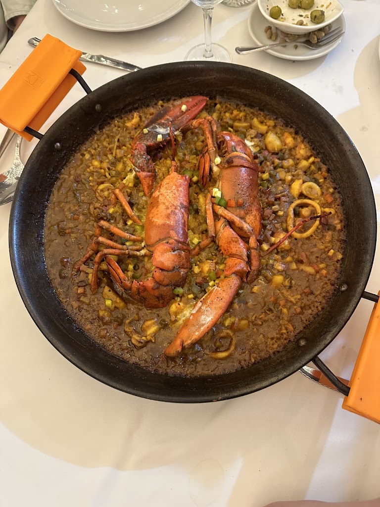 Cerveceria — Comida y bebida