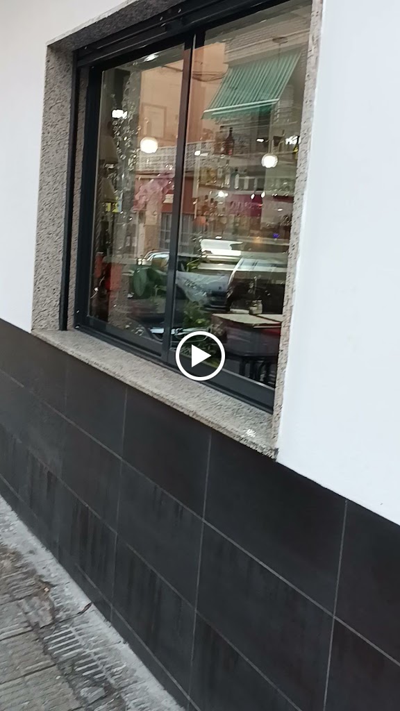 Restaurante La Bella Lola — Videos