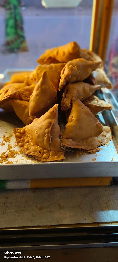 Bhoomika Samosa And Chats Center Gangavathi