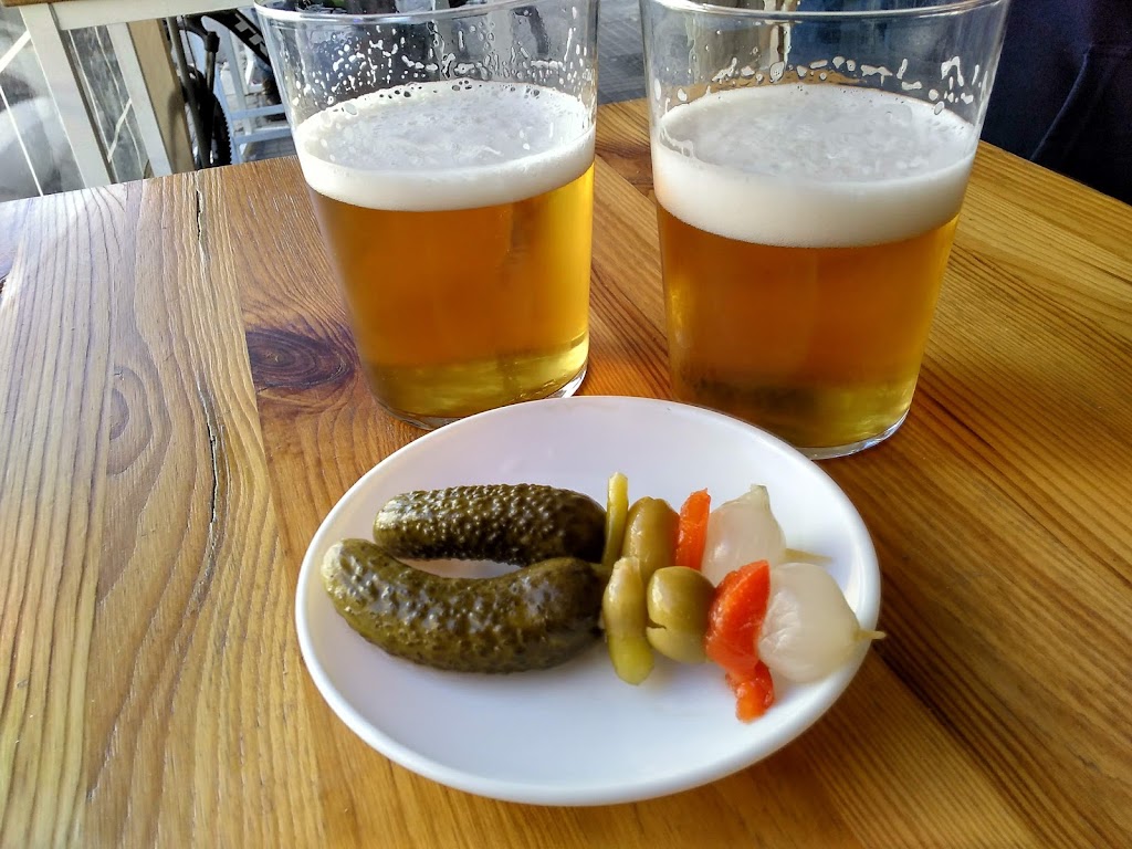 Bar De Juan — Comida y bebida