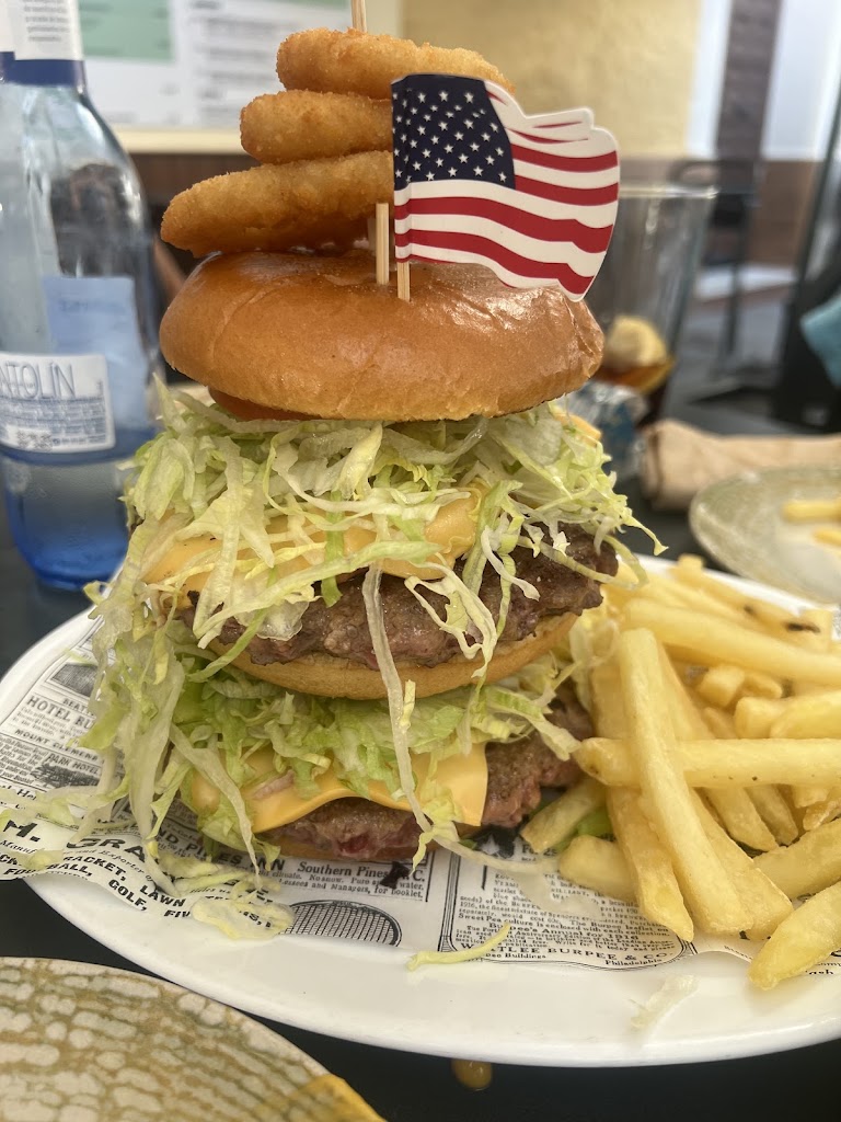 Bar restaurante El Alambique — Hamburguesa