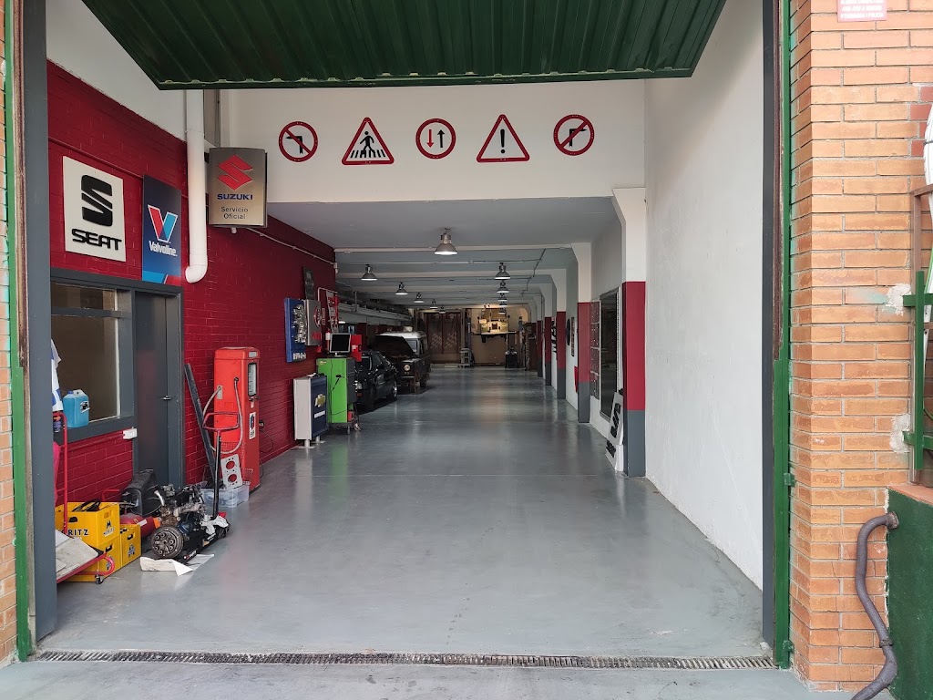 PalauCars Garage — Exterior