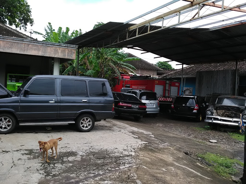 Bengkel Mobil Dhanang