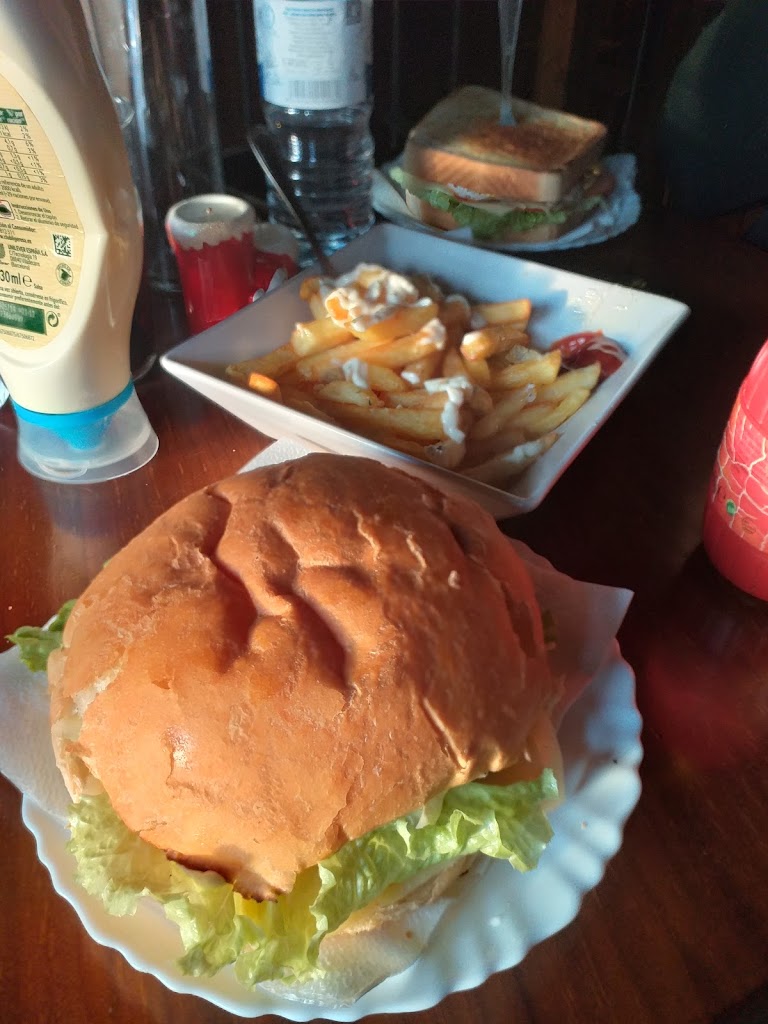 CERVECERIA NINKASI — Comida y bebida
