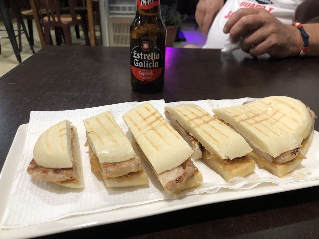 Bar Restaurante Paco Hijano — Comida y bebida