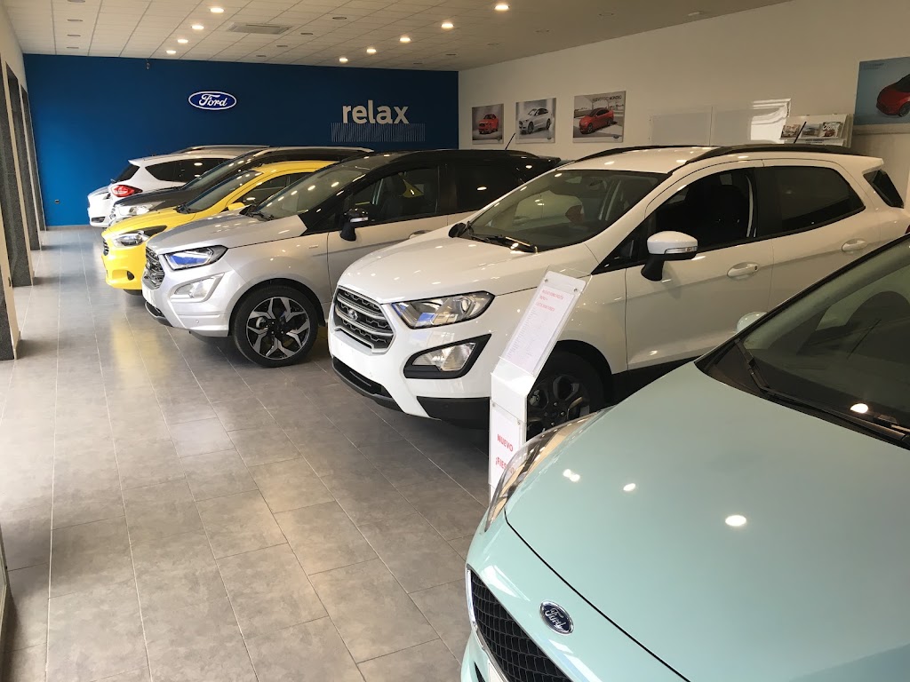FORD DOS HERMANAS — Interior