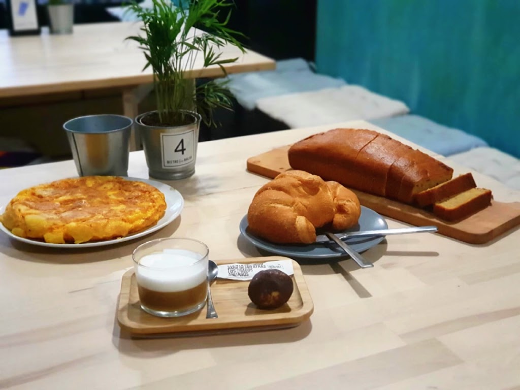 Bistro Bar Balsa — Comida y bebida