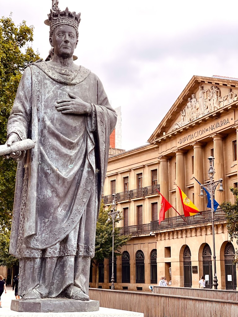 Monumento a Carlos III El Noble