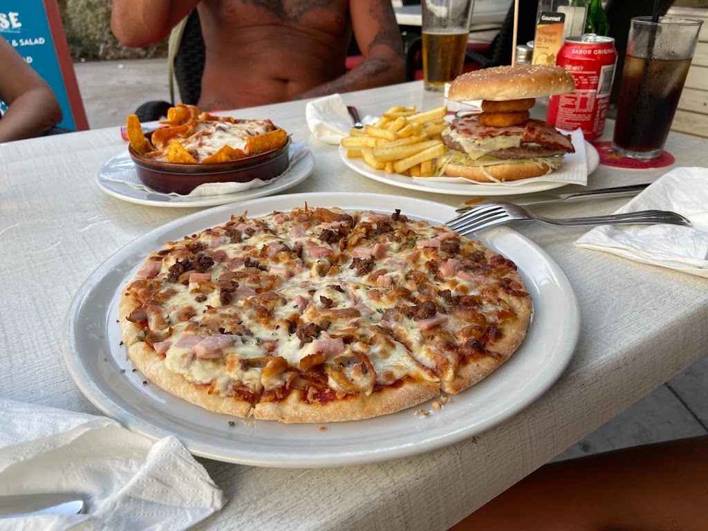 Azul Restaurant & Pizzeria