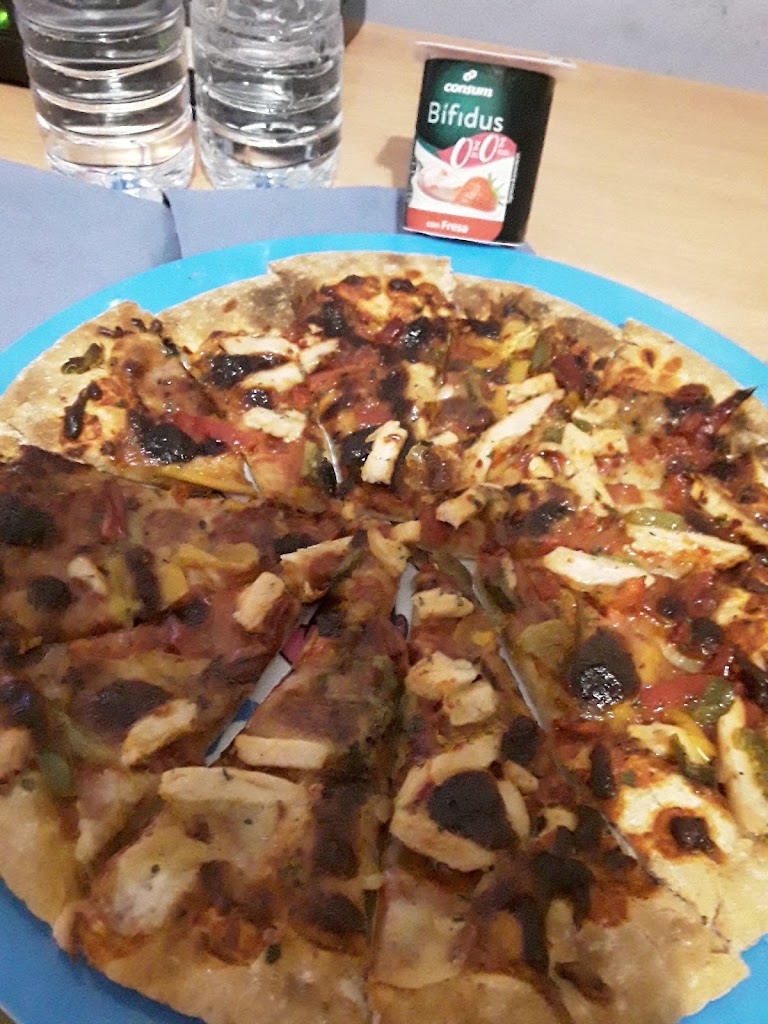 Bar Husaain Donar Kebap — Comida y bebida