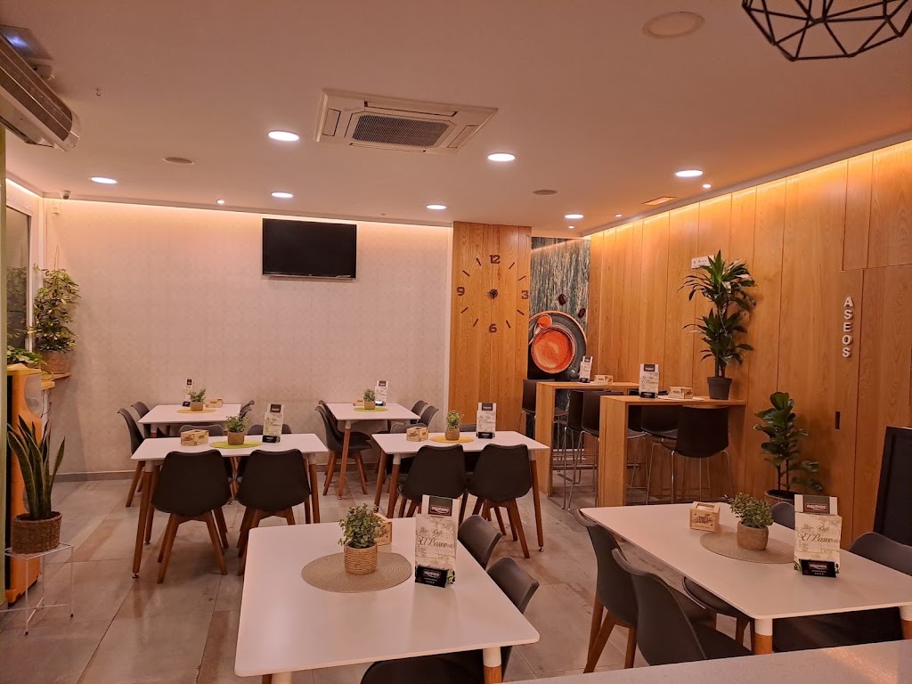 Bar Cafe El paseo — Ambiente
