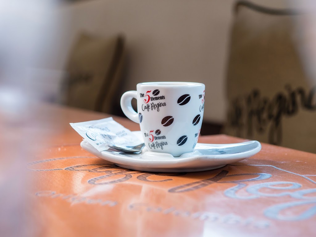 Cafe Regina Mogan Mall Puerto Rico — Comida y bebida