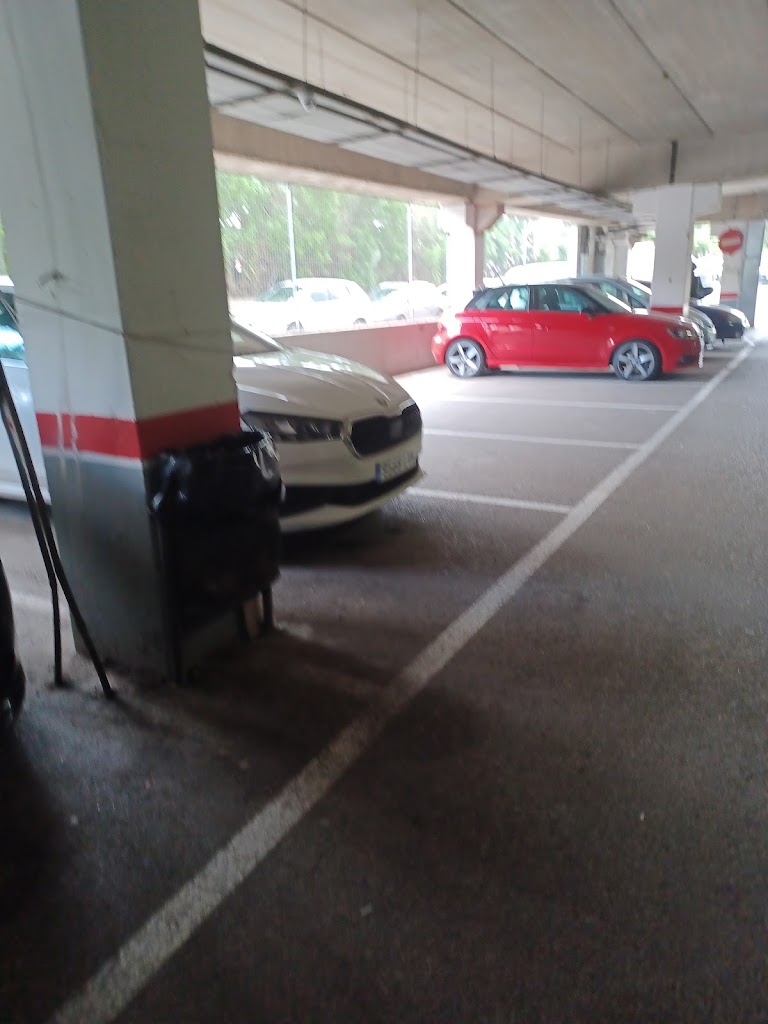 Parking Centro comercial La Vailet — Estacionamiento
