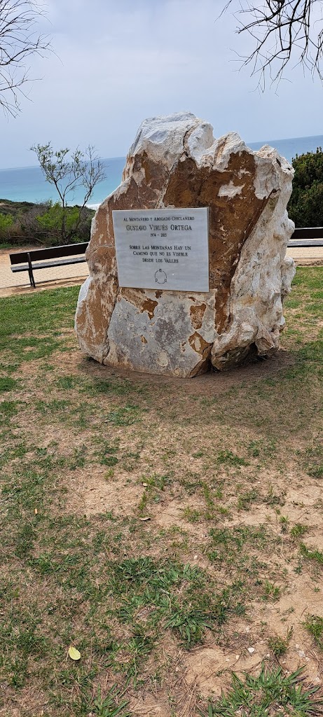 Monumento Gustavo Virues Ortega