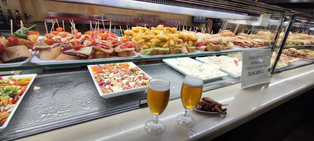 La Tapita — Comida y bebida