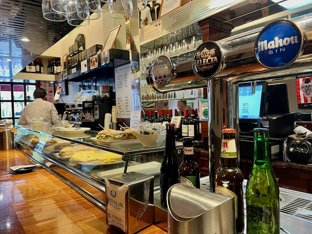 Bar Roma cafeteria — Ambiente