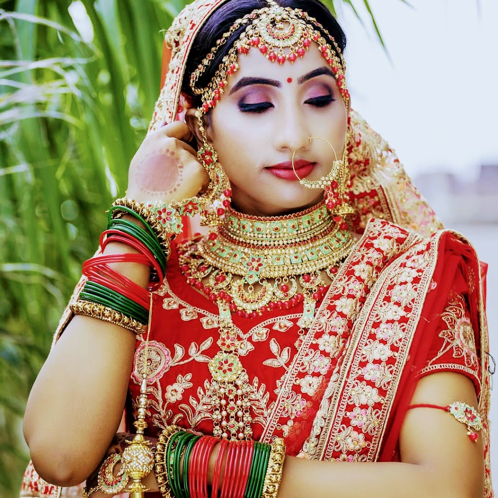 Lifestyle Beauty Parlour And Academy