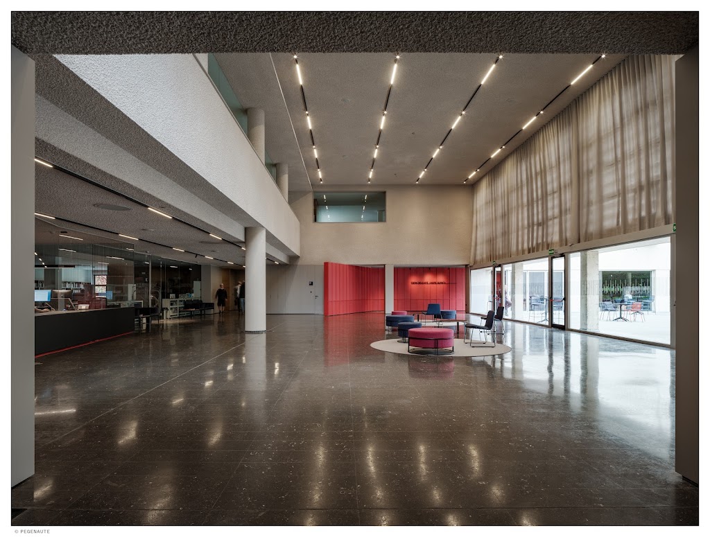 CIVICAN - espacio de pensamiento y cultura compartida de Fundacion Caja Navarra — Del propietario